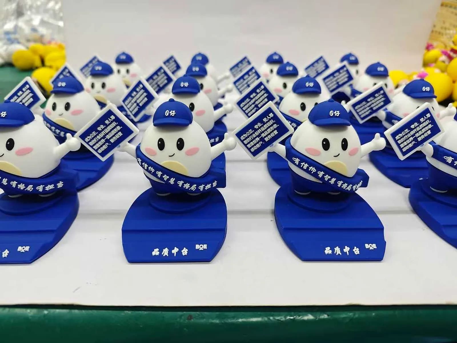 深圳にあるCustom Plush Toy Factoryの生産現場の写真
