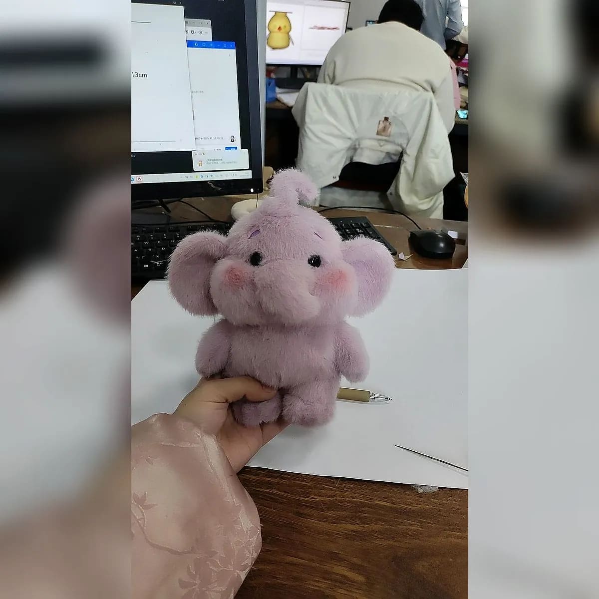 Elefanten-Plüschanhänger für Taschen – plüsch-accessoires nach Maß, gefertigt in Shenzhen von Custom Plush Toy Factory